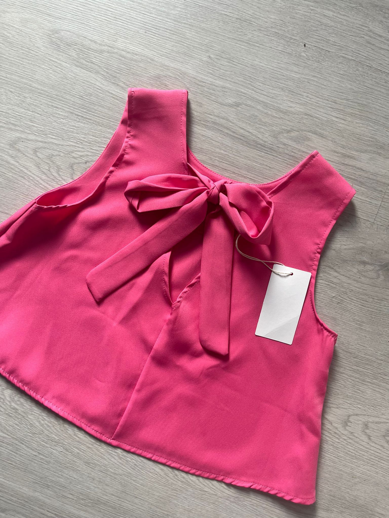 Camisa crop lazo rosa - Imagen 2