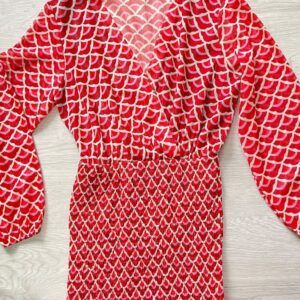 Vestido gasa falda panel rojo
